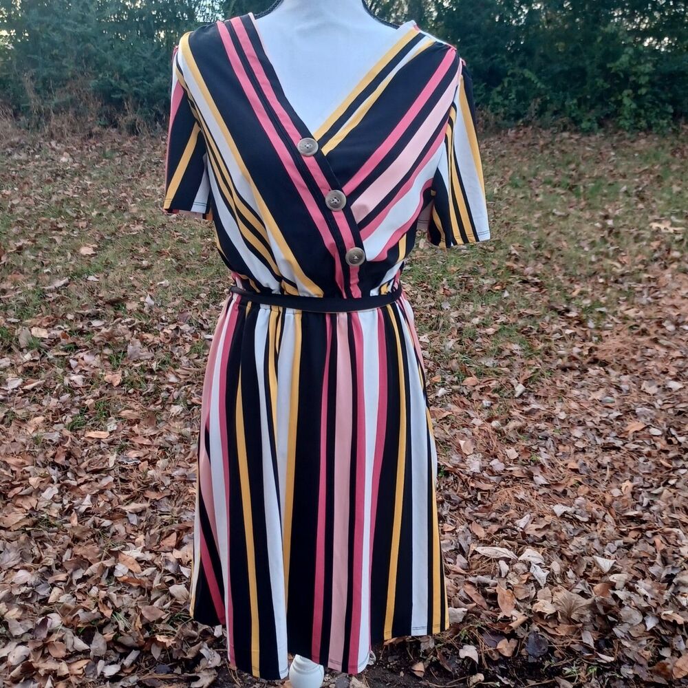 Robert Louis Womens Size S Black Striped Short Sleeve V Neck 1/2 Button Up Dress